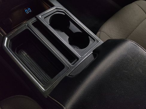 Used 2016 Ford F150 XLT w/ Equipment Group 302A Luxury image 26