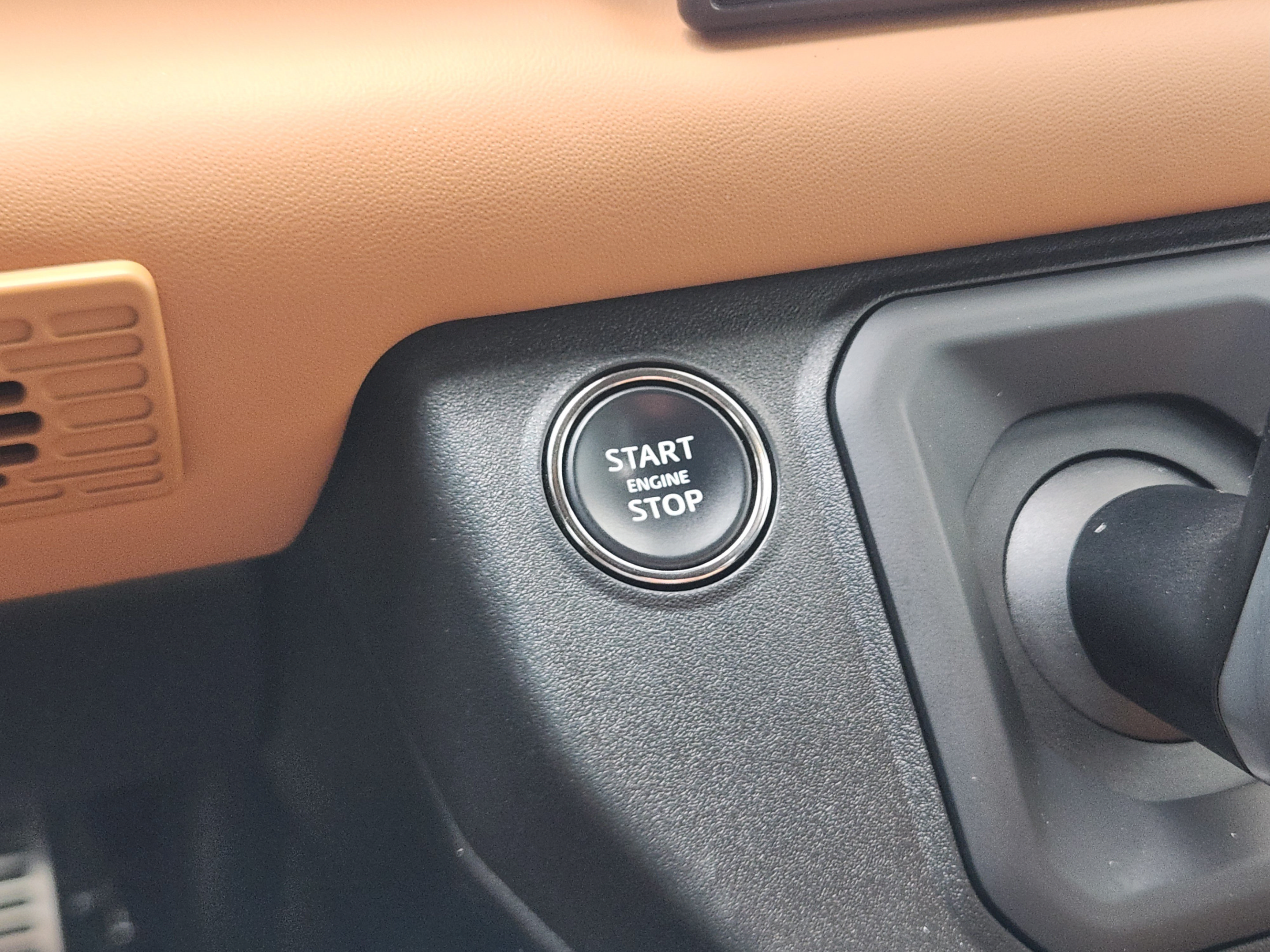 Used 2023 Land Rover Defender 110 Carpathian Edition AWD/4WD image 17