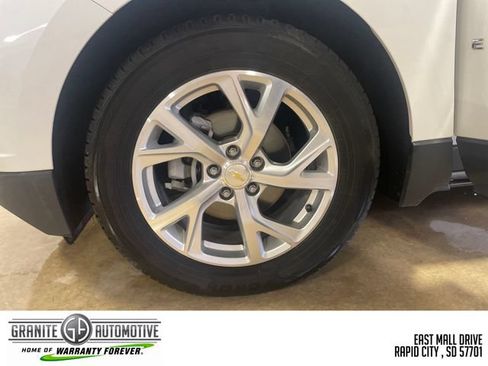 Used 2019 Chevrolet Equinox Premier w/ LPO, Cargo Package FWD image 16