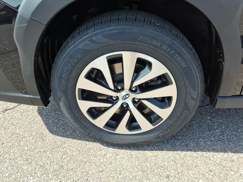 Used 2024 Subaru Outback Premium AWD/4WD image 11