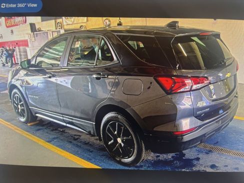 Used 2022 Chevrolet Equinox LS AWD/4WD image 2