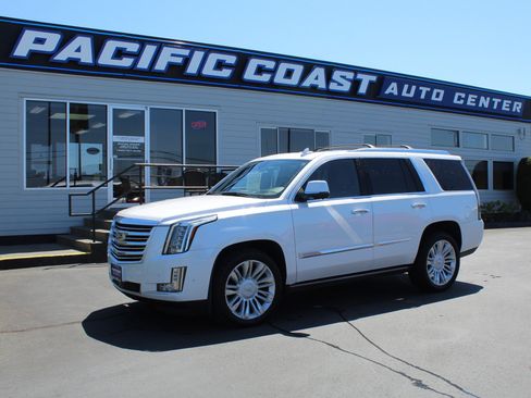 Used 2018 Cadillac Escalade Platinum AWD/4WD image 1
