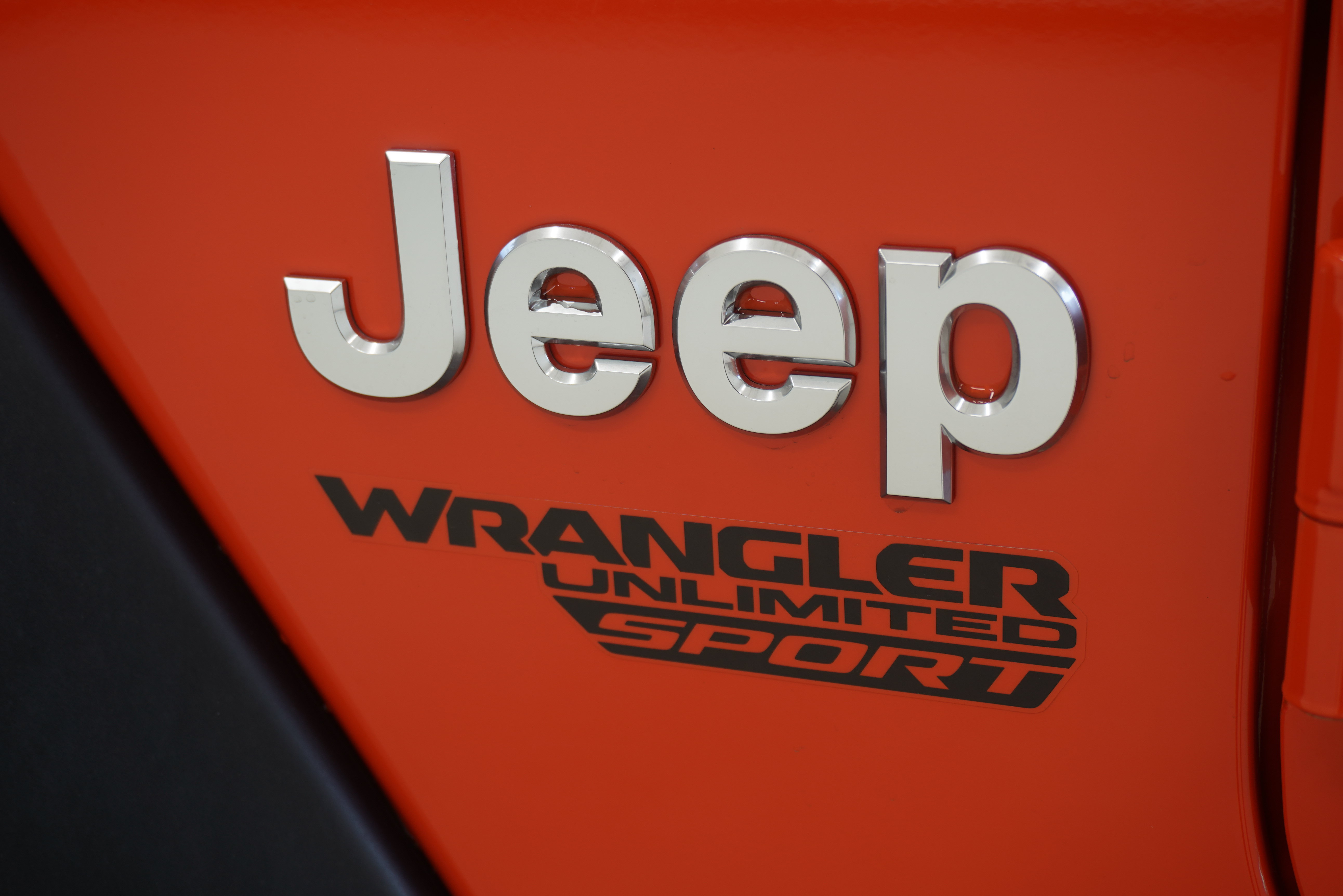 Used 2018 Jeep Wrangler Unlimited Sport S AWD/4WD image 9