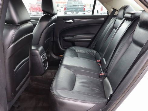 Used 2016 Chrysler 300 Limited image 20