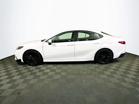 Certified 2025 Toyota Camry SE image 5