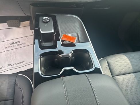 New 2026 Buick Enclave Sport Touring w/ Super Cruise Package image 17