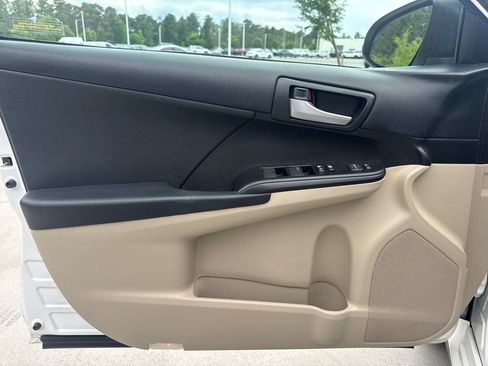 Used 2013 Toyota Camry FWD image 13