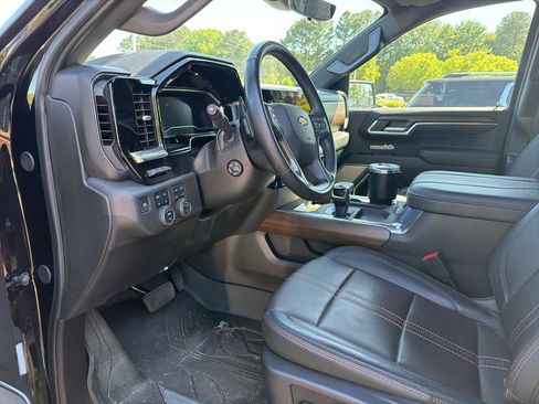 Used 2024 Chevrolet Silverado 1500 High Country w/ Technology Package image 12