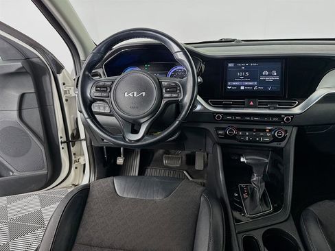 Certified 2022 Kia Niro LXS image 22