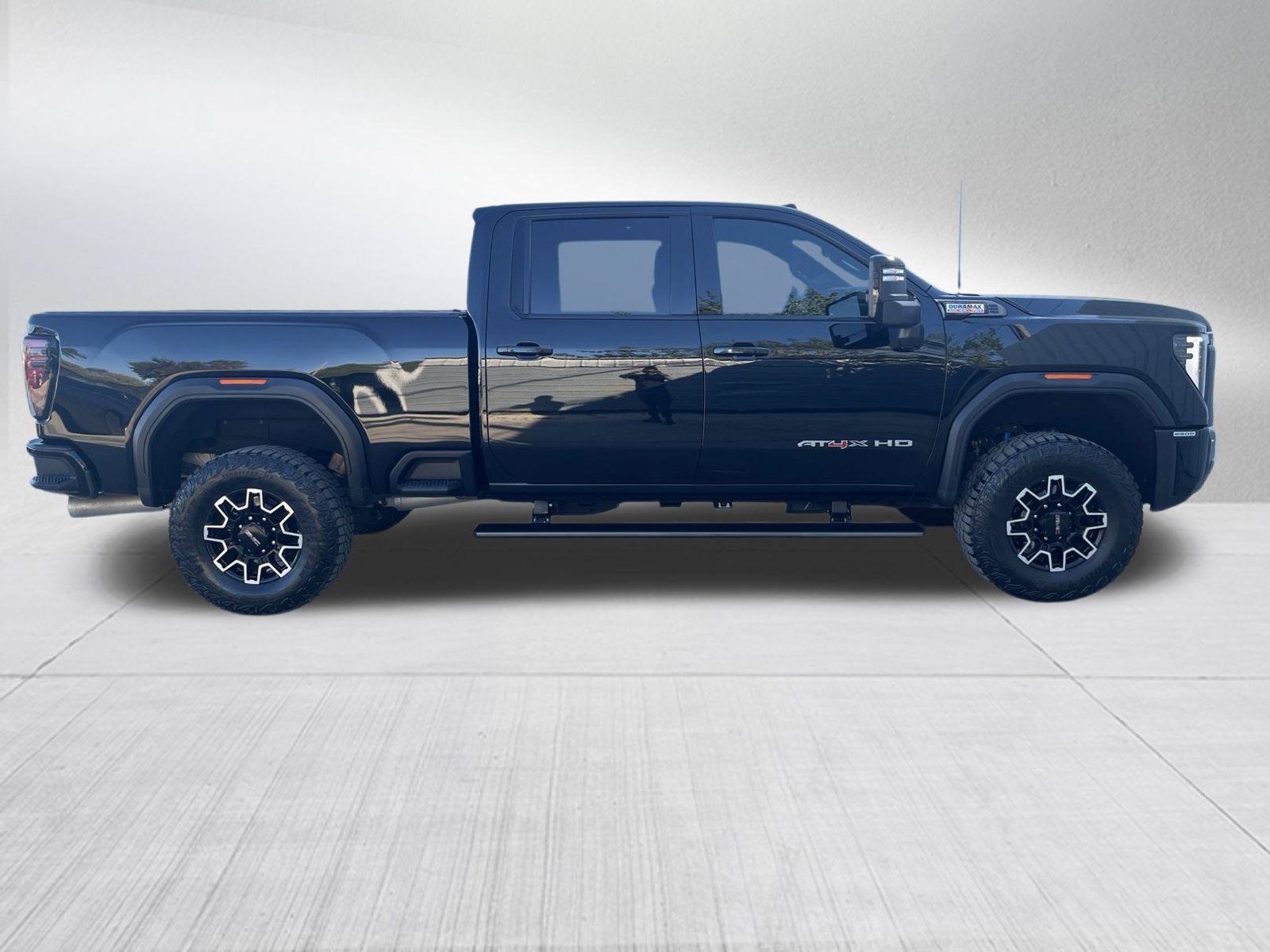Used 2025 GMC Sierra 2500 AT4X AWD/4WD image 5