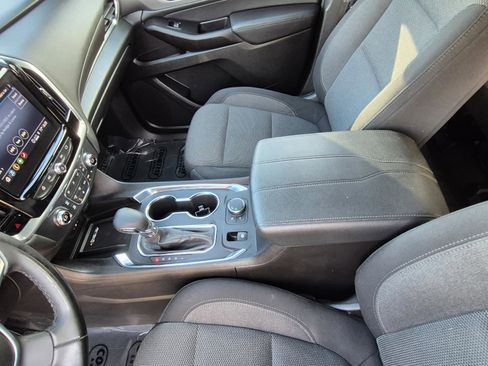 Used 2023 Chevrolet Traverse LT FWD image 24