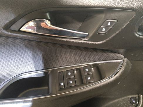 Used 2018 Chevrolet Cruze LS image 27