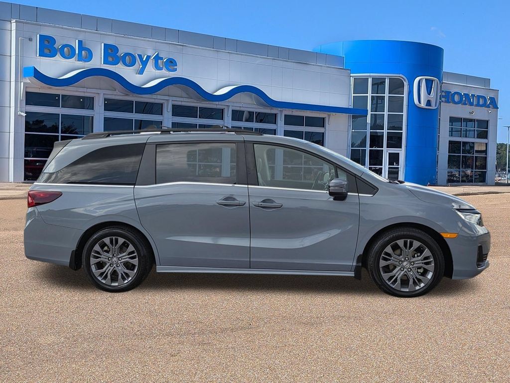 Certified 2025 Honda Odyssey Touring image 3