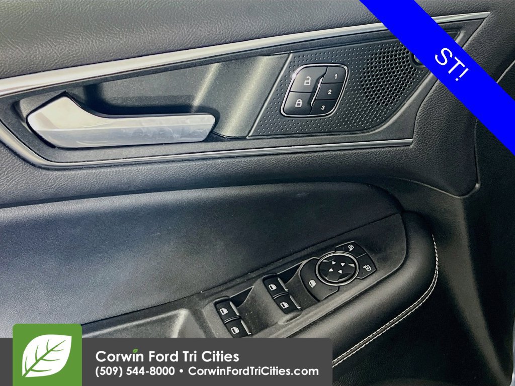 Used 2022 Ford Edge ST AWD/4WD image 11