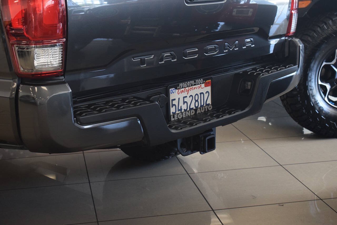 Used 2017 Toyota Tacoma TRD Sport w/ Tow Package (A/T) AWD/4WD image 16