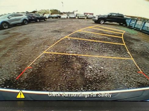 Used 2017 Chevrolet Equinox LT w/ Driver Confidence Package II image 24