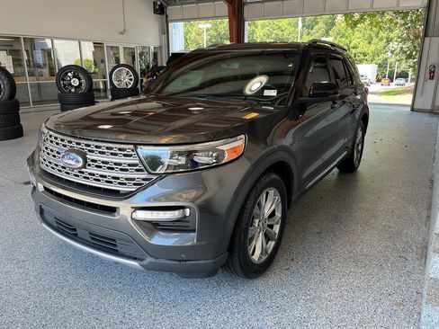 Used 2020 Ford Explorer Limited RWD image 4