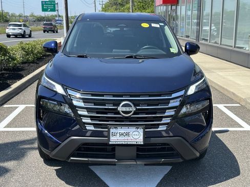 Certified 2025 Nissan Rogue SV AWD/4WD image 4