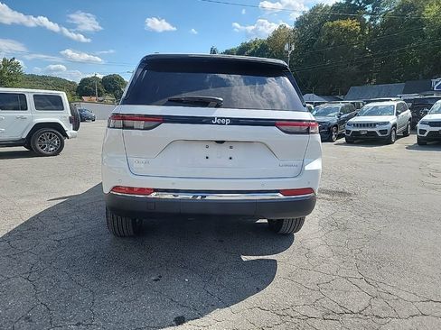 New 2025 Jeep Grand Cherokee 4WD image 4