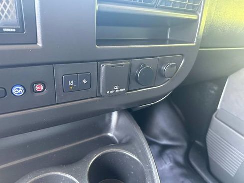 Used 2021 Chevrolet Express 2500 Extended image 20