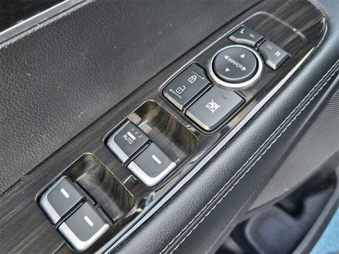 Used 2020 Kia Sorento L image 21