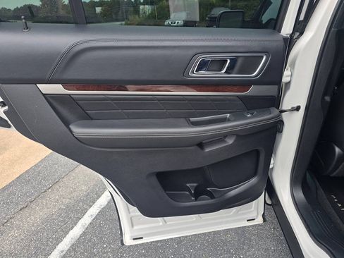 Used 2016 Ford Explorer Platinum AWD/4WD image 15