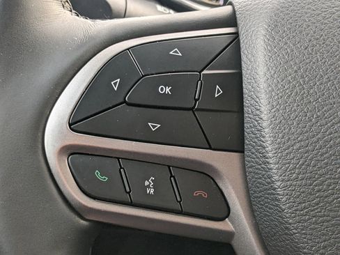 Used 2019 Jeep Cherokee Limited image 21