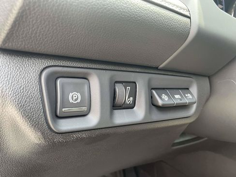 Used 2023 GMC Acadia Denali w/ Denali Ultimate Package FWD image 17