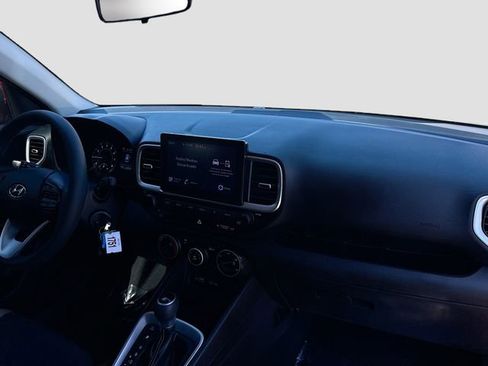 Used 2022 Hyundai Venue SE image 27