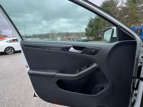 Used 2017 Volkswagen Jetta SEL FWD image 19