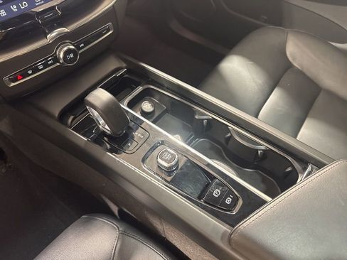Used 2024 Volvo XC60 B5 Core w/ Climate Package AWD/4WD image 14