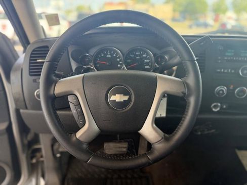 Used 2009 Chevrolet Silverado 1500 LT w/ Regional Value Package image 25