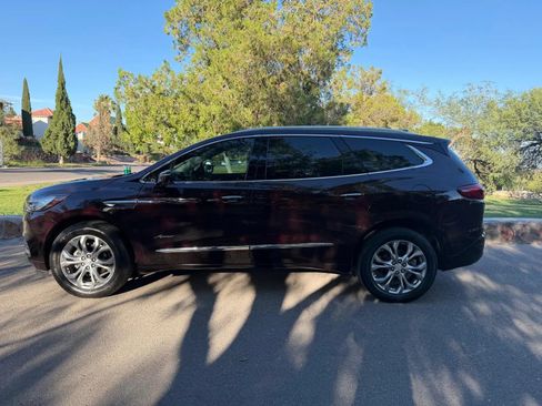 Used 2021 Buick Enclave Avenir w/ Avenir Technology Package FWD image 2