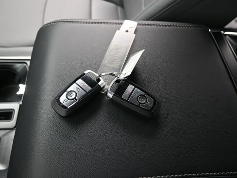 New 2025 Ford F150 Lightning Flash image 19