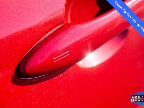 Used 2022 Toyota Corolla Cross XLE image 10