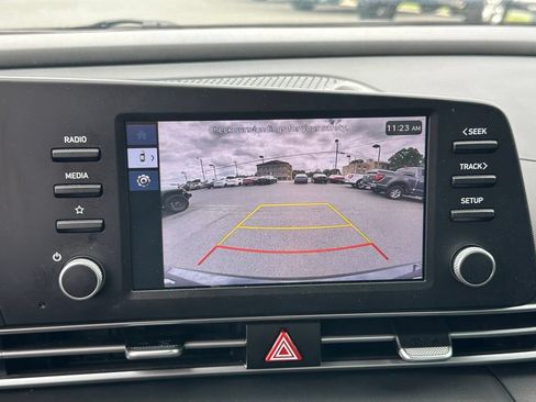Used 2025 Hyundai Elantra SE FWD image 5