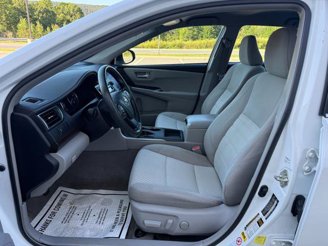 Used 2017 Toyota Camry LE FWD image 13