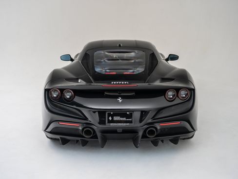 Used 2021 Ferrari F8 Tributo RWD image 4