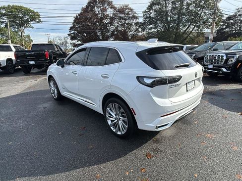 Certified 2025 Buick Envision Avenir image 5