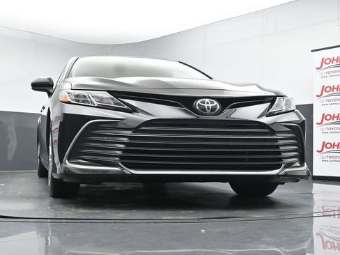 Used 2023 Toyota Camry LE FWD image 33