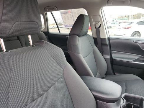 Used 2024 Toyota RAV4 LE image 9