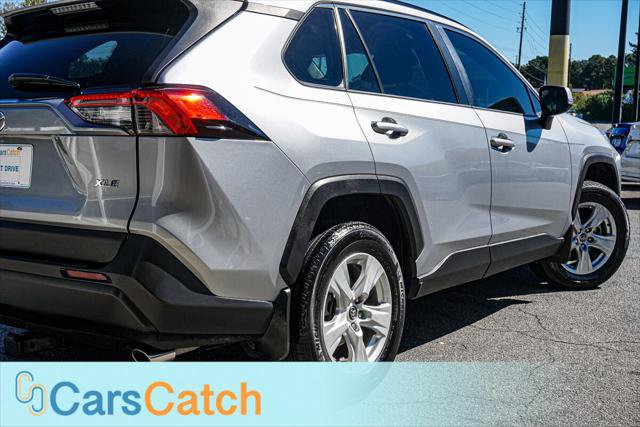 Used 2020 Toyota RAV4 XLE w/ Convenience Package FWD image 5