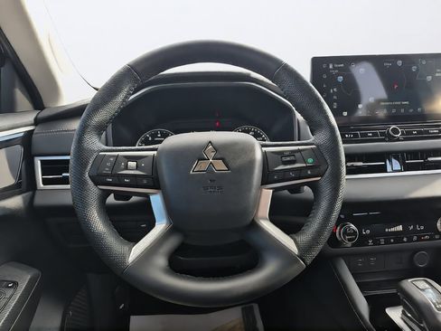 Used 2025 Mitsubishi Outlander SE AWD/4WD image 55