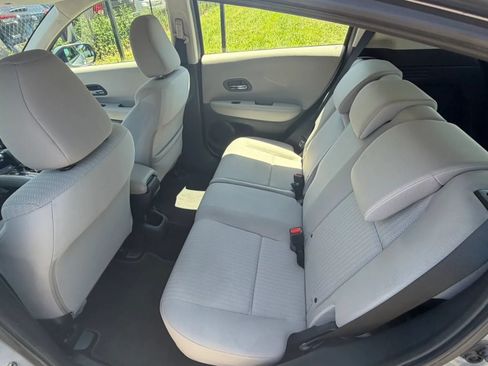 Used 2018 Honda HR-V LX image 19