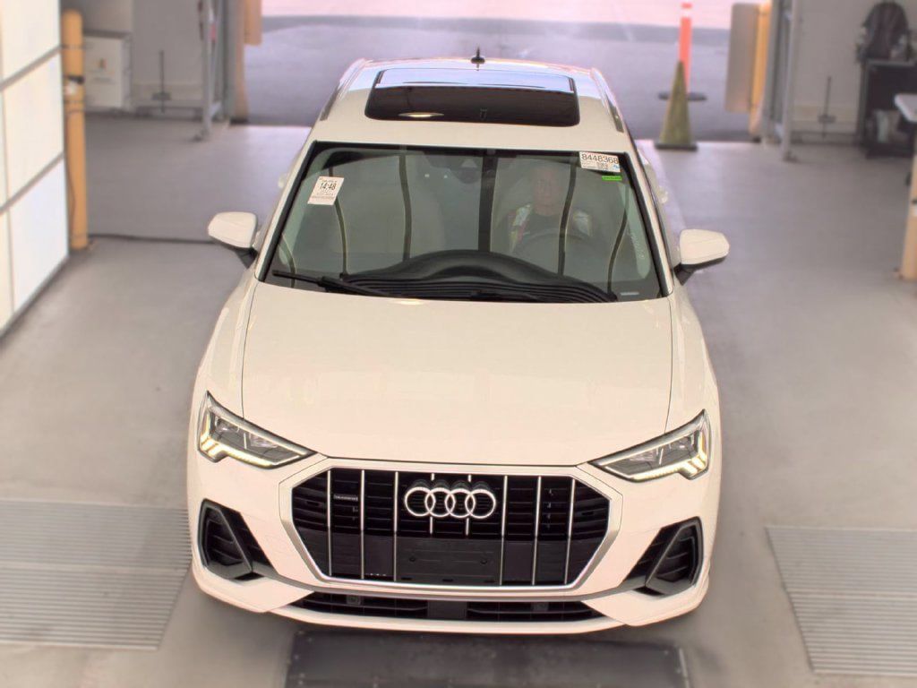 Used 2021 Audi Q3 2.0T Premium Plus w/ Premium Plus Package AWD/4WD image 8