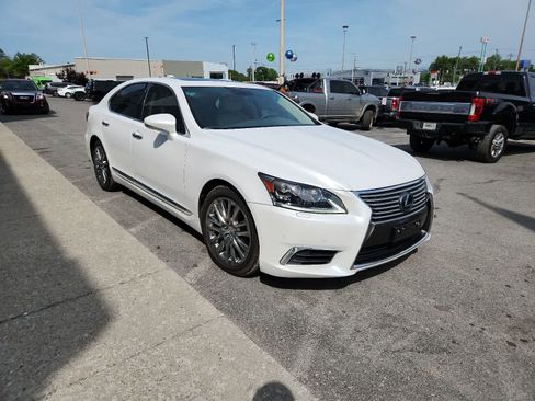 Used 2016 Lexus LS 460 w/ Comfort Package RWD image 7