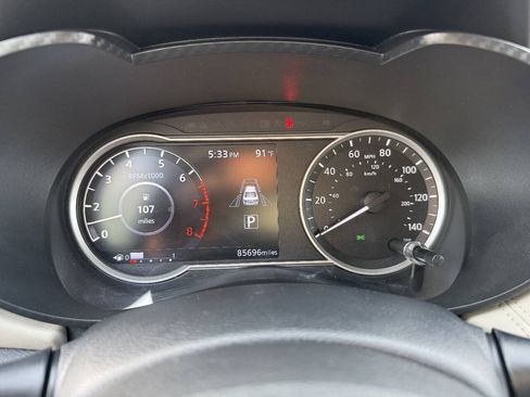 Used 2020 Nissan Versa SV FWD image 19