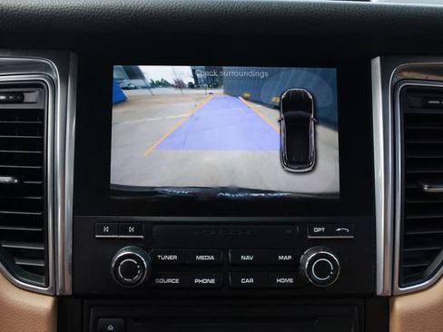 Used 2017 Porsche Macan AWD/4WD image 37
