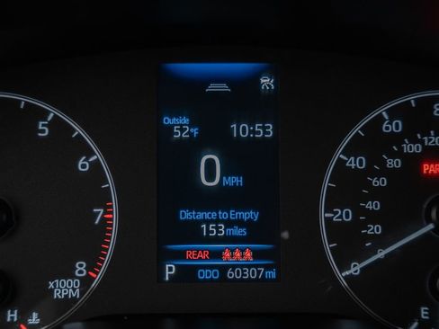 Used 2024 Toyota Corolla SE w/ SE Convenience Package image 35