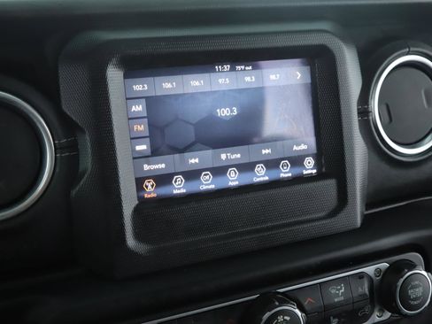 Certified 2021 Jeep Wrangler Unlimited Sahara w/ Cold Weather Group image 11